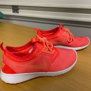 Women’s nikes